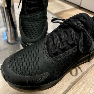 NIKE air Max 270 / Black / size 8 / 25 cm